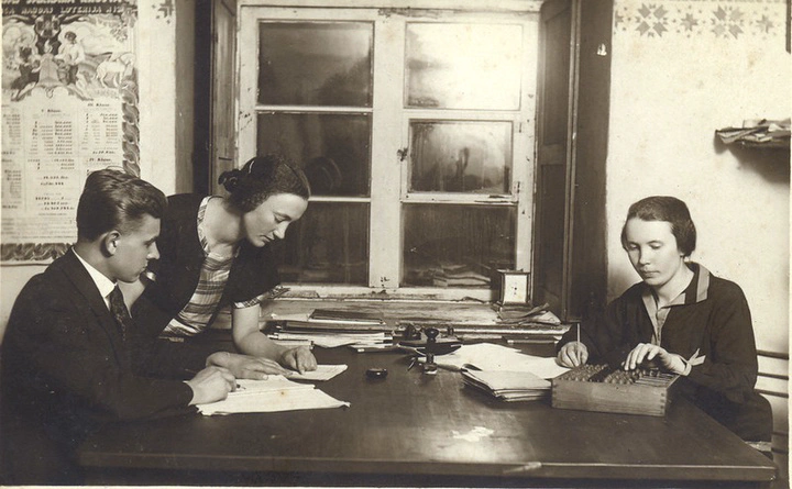 Augusts at work in Prauliena 1927